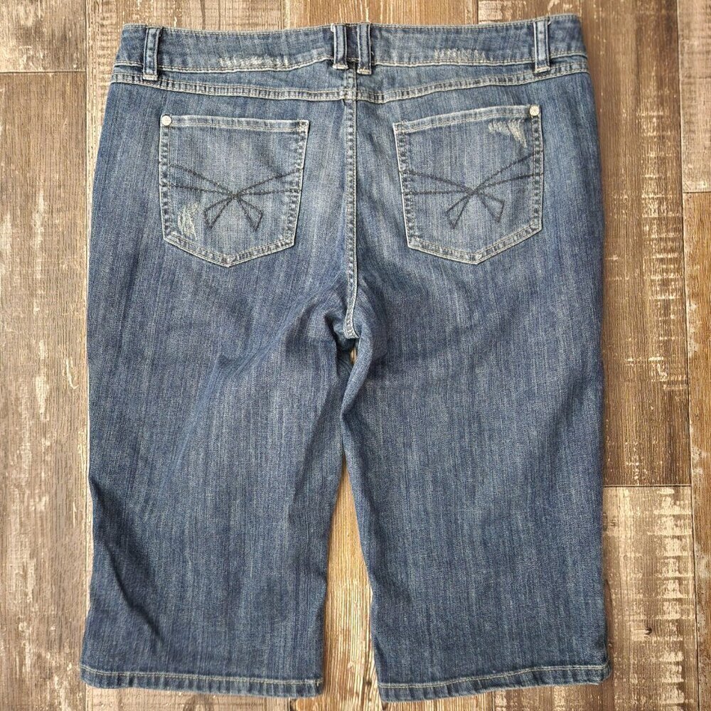 Elle Distressed Crop Blue Jeans Size 14 - Picture 2 of 6